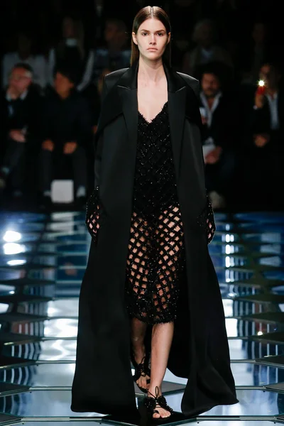 Look 29